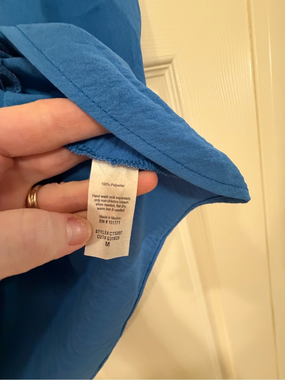 Gilli Royal Blue Twist-Hem Cap Sleeve Blouse - Picture 4 of 4